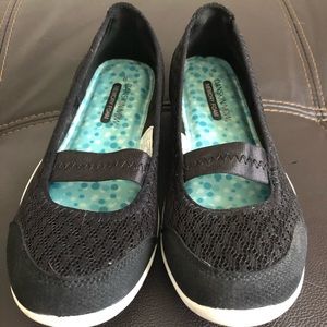 Danskin slip on memory foam